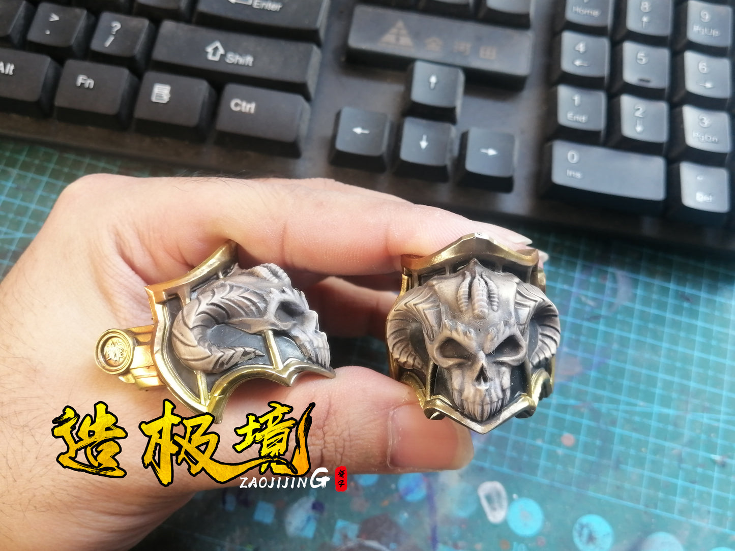 Personalized decoration - Evil Spirit shoulder armor