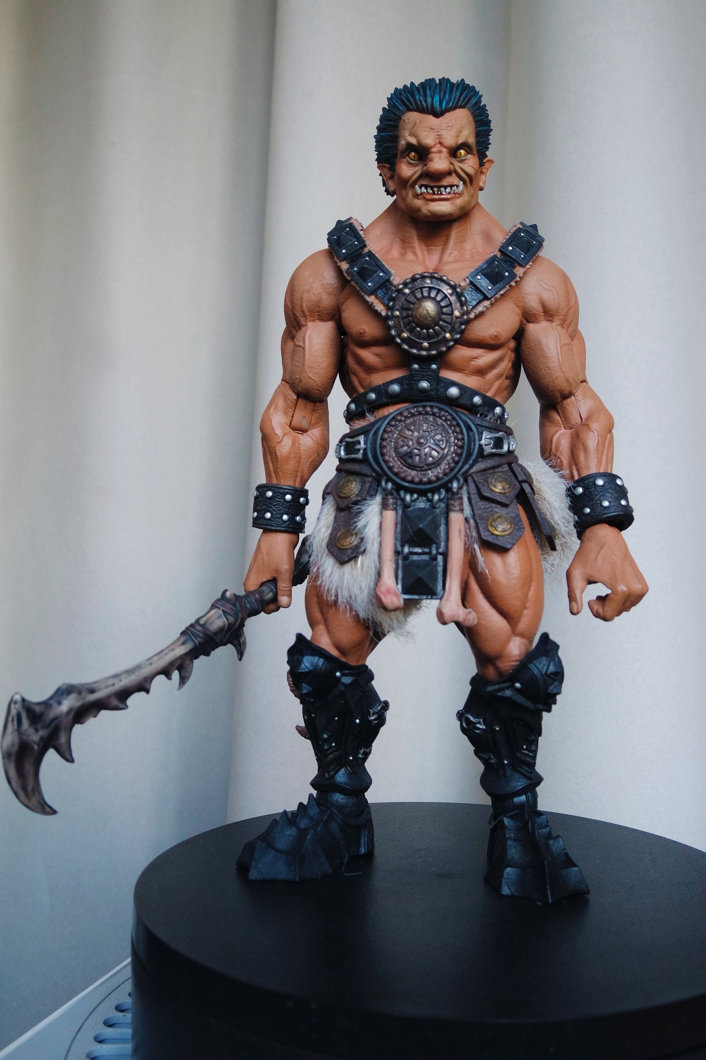 Head Sculpture - angry commander 9 inches (for the mythical legion) ~ angry commander 8.5 inches (for the Xesray tauren)