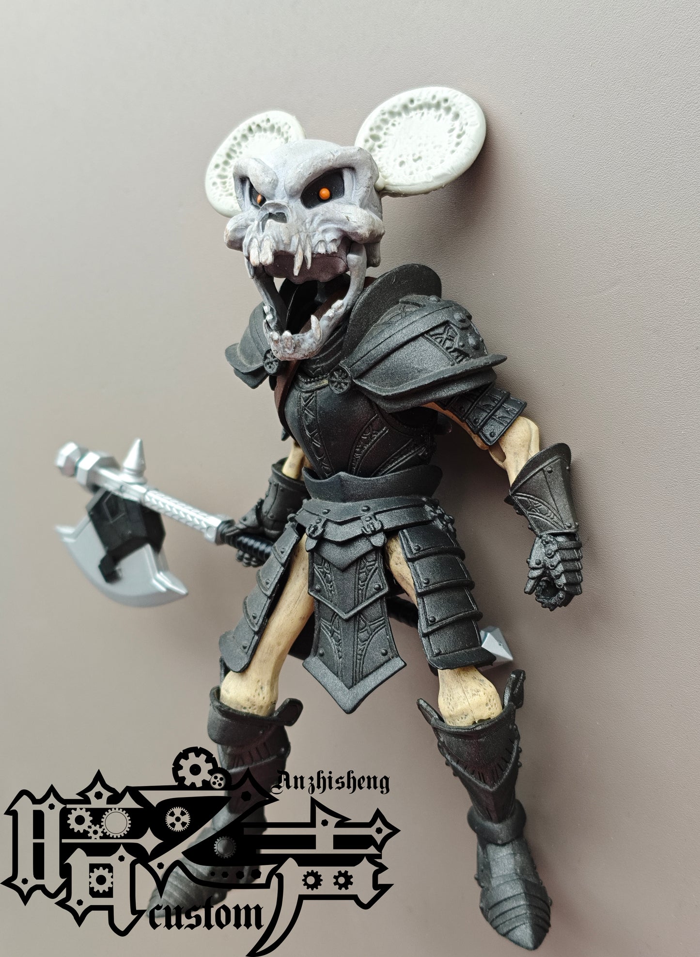 Head Carving - White mouse skeleton Head