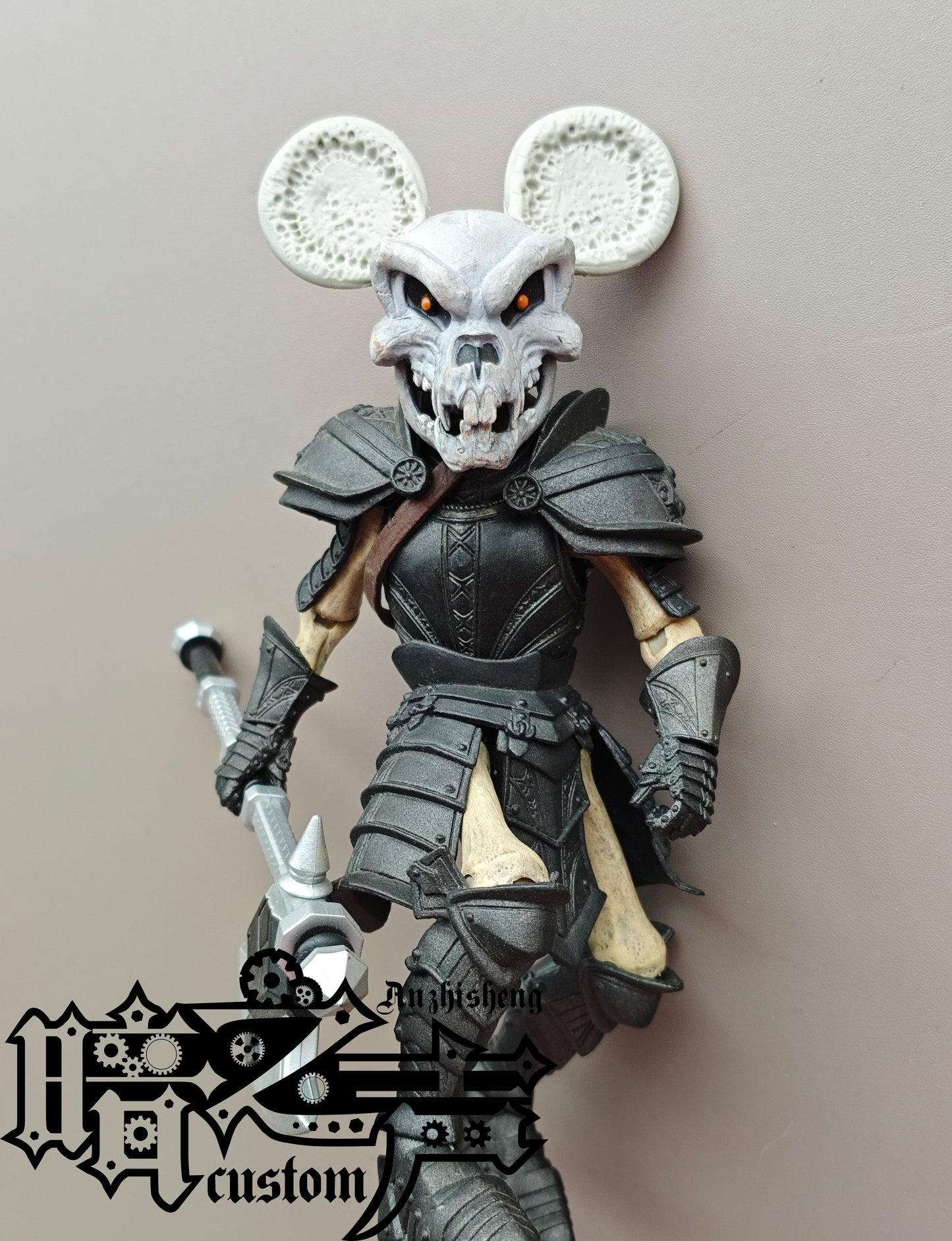 Head Carving - White mouse skeleton Head