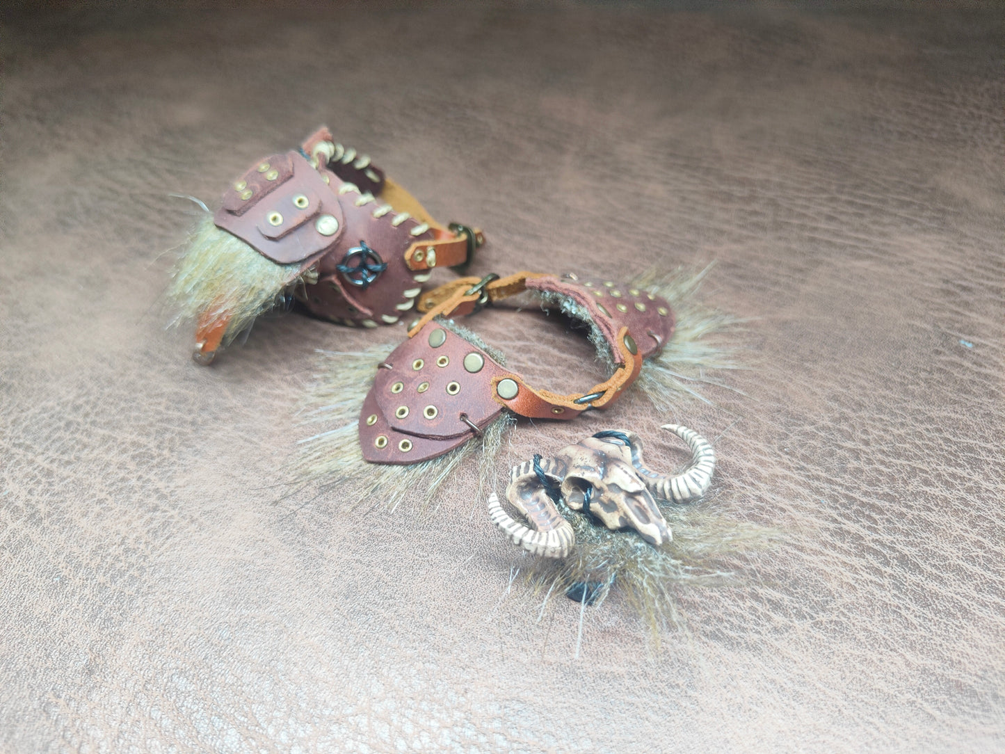 Exclusive Link Customized leather nail