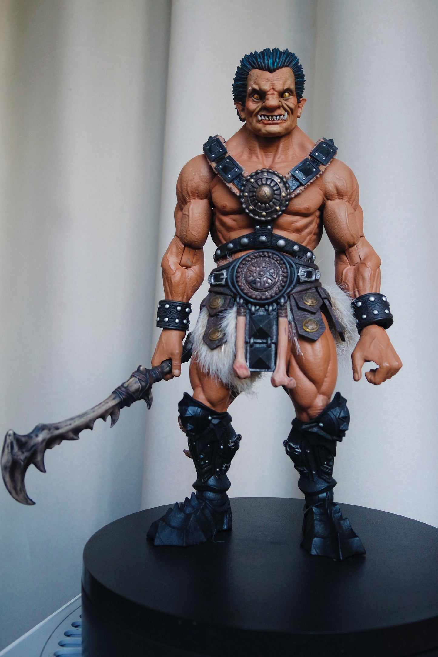 Head carving-angry commander 9 inches (for the mythical legion) ~ angry commander 8.5 inches (for the Xesray tauren)