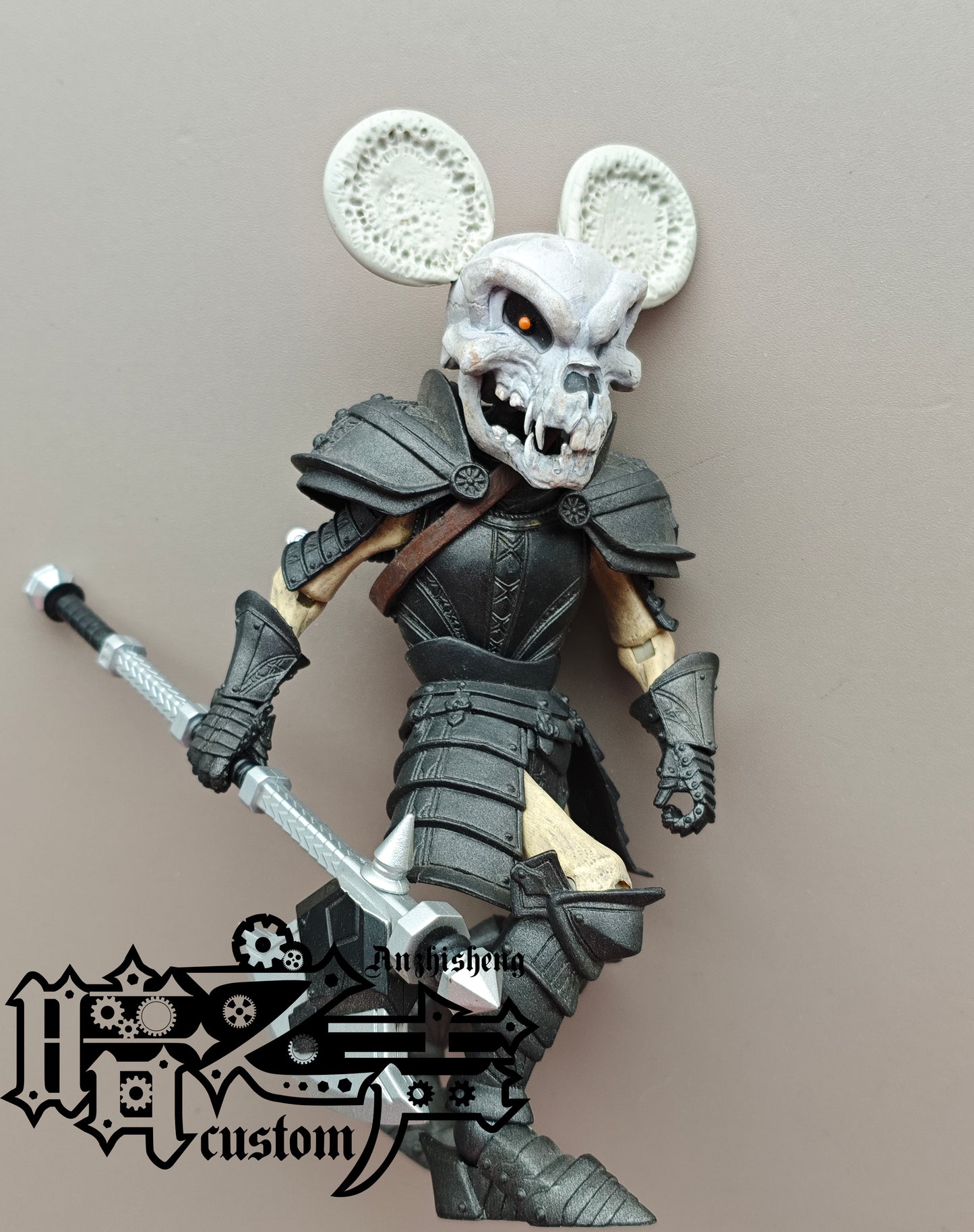 Head Carving -  White mouse skeleton Head