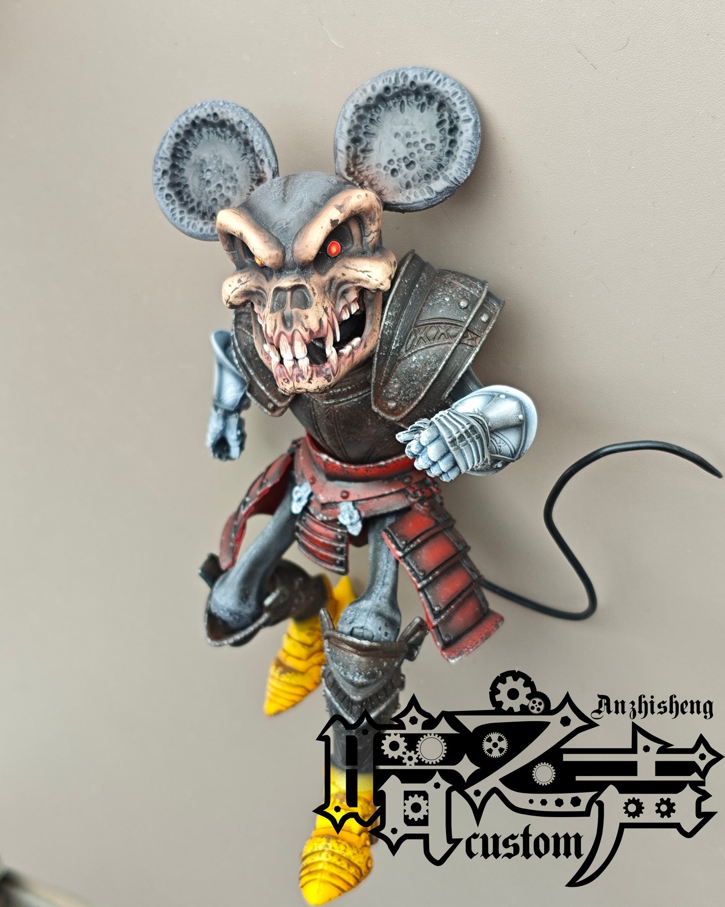 Head Sculpture -  White mouse skeleton Head