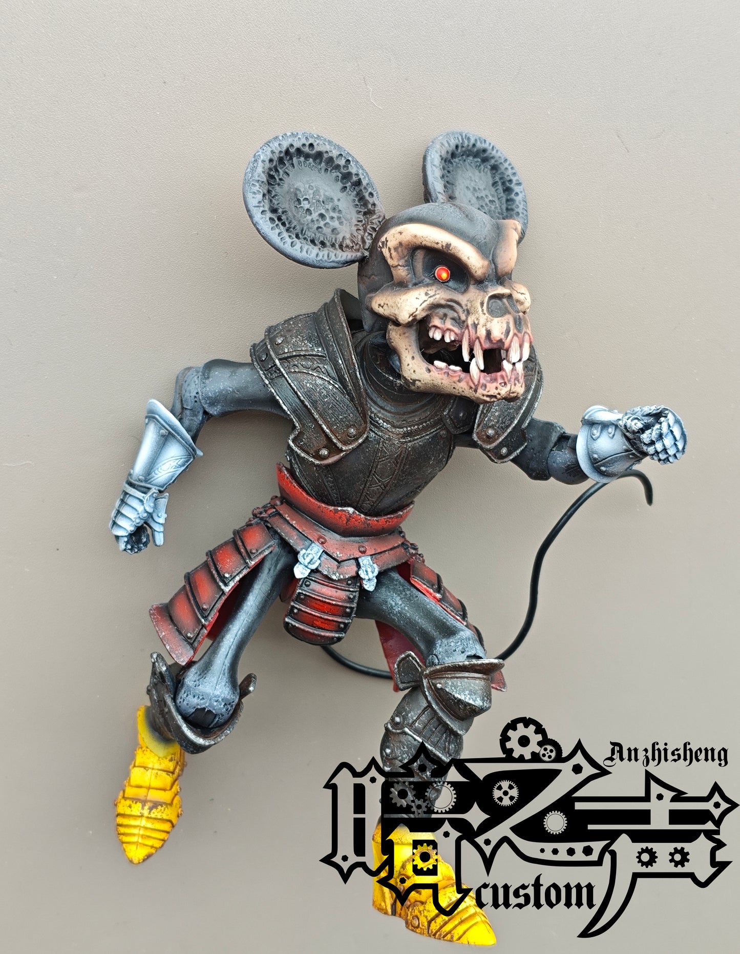 Head Sculpture -  White mouse skeleton Head