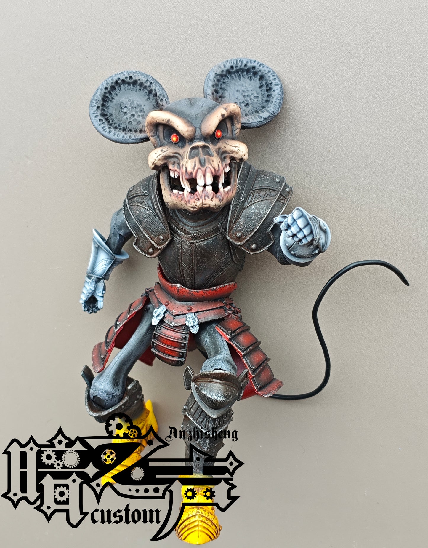 Head Sculpture -  White mouse skeleton Head