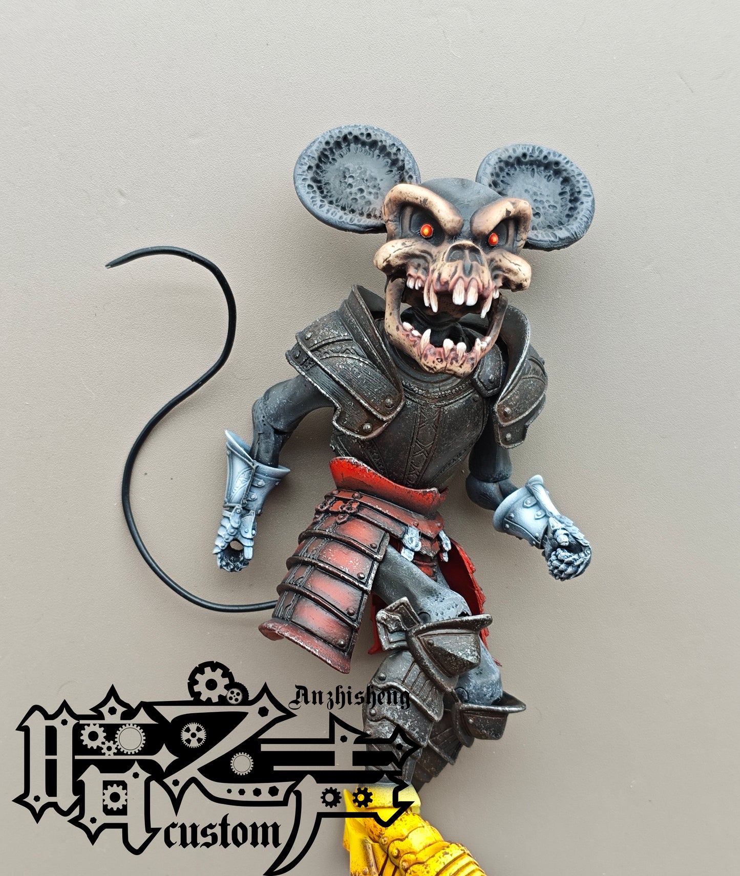 Head Sculpture -  White mouse skeleton Head
